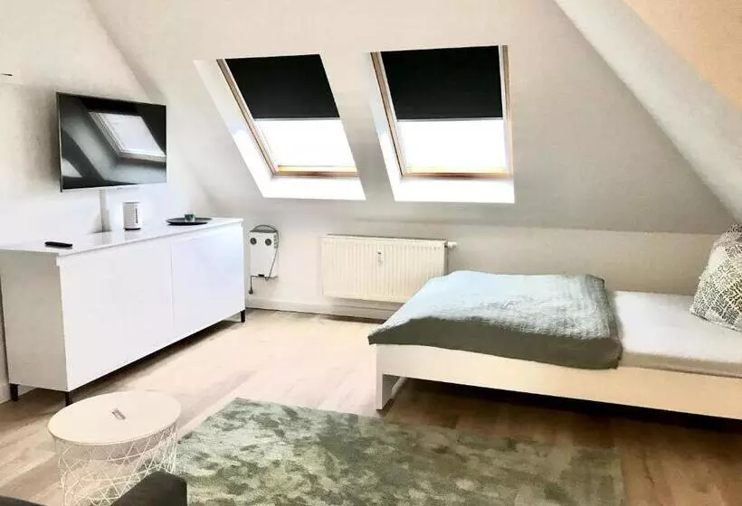 Helles Und Ruhiges Apartment Direkt Am Flughafen Leipzig Halle