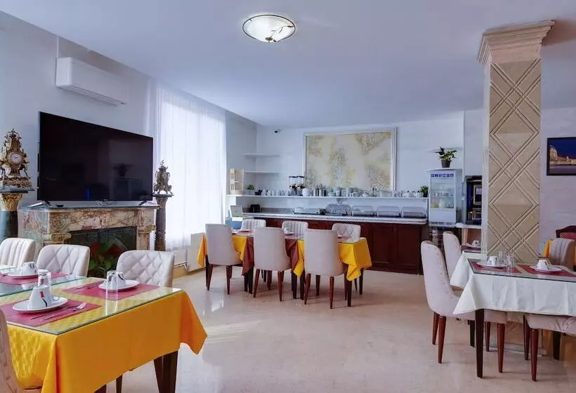 Hotelli Royal Paris Ivry