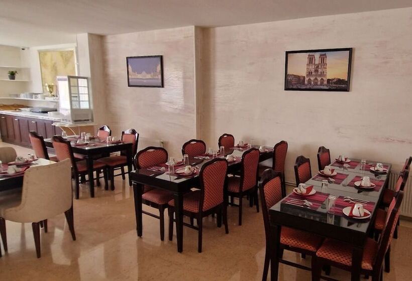 فندق Royal Paris Ivry