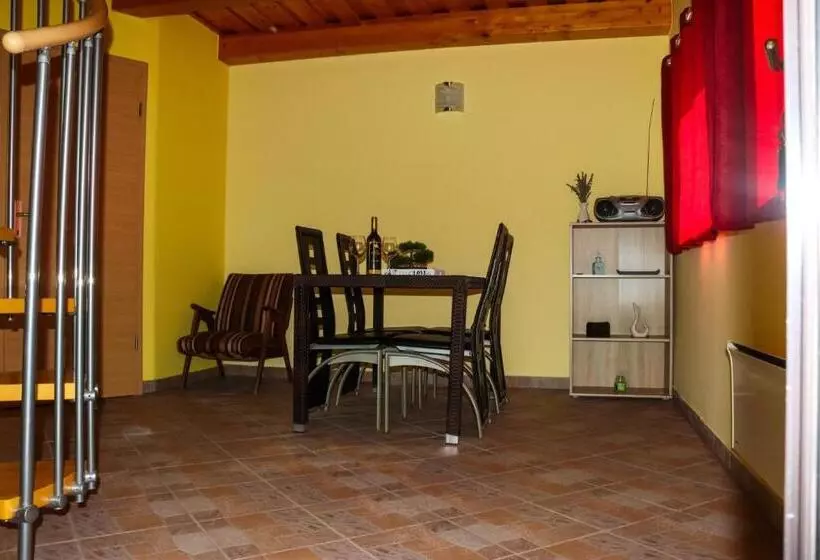 Počitniška Hiška Pod Hadikom