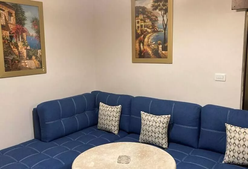 The Royal Luxury Superior Queencot