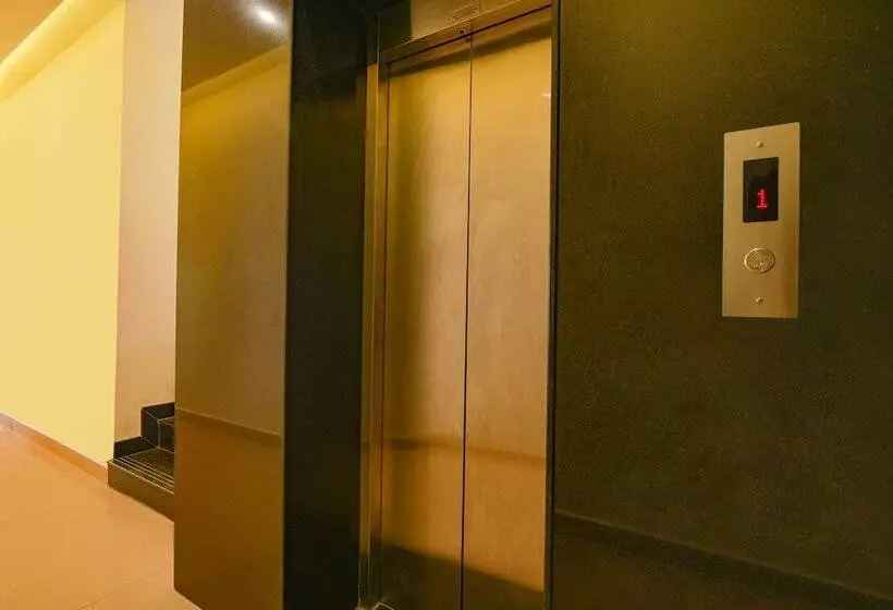 Retkeilymaja Fabhotel Senthur Inn