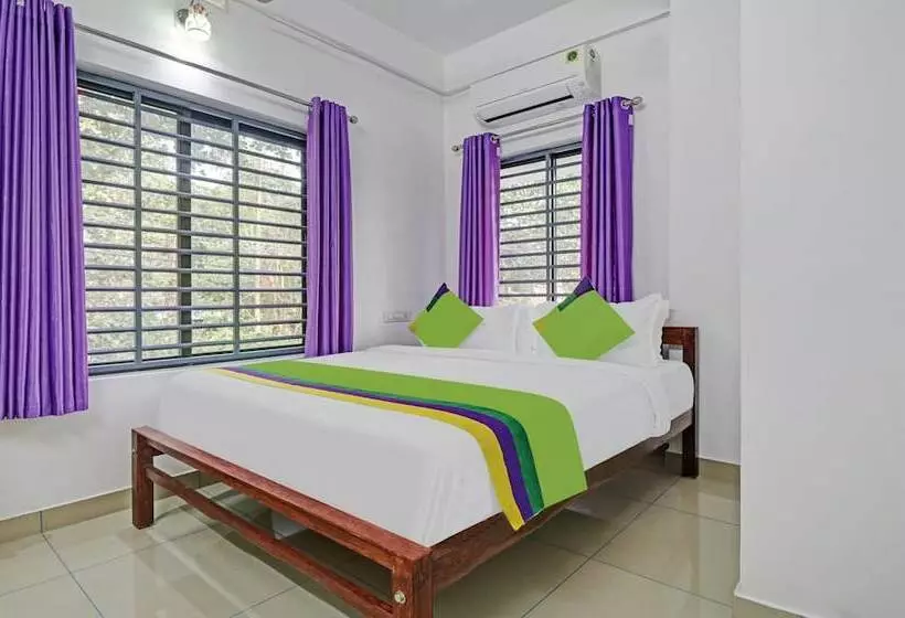 Hotelli Treebo Nirupama ,750m From Aluva Railway Station