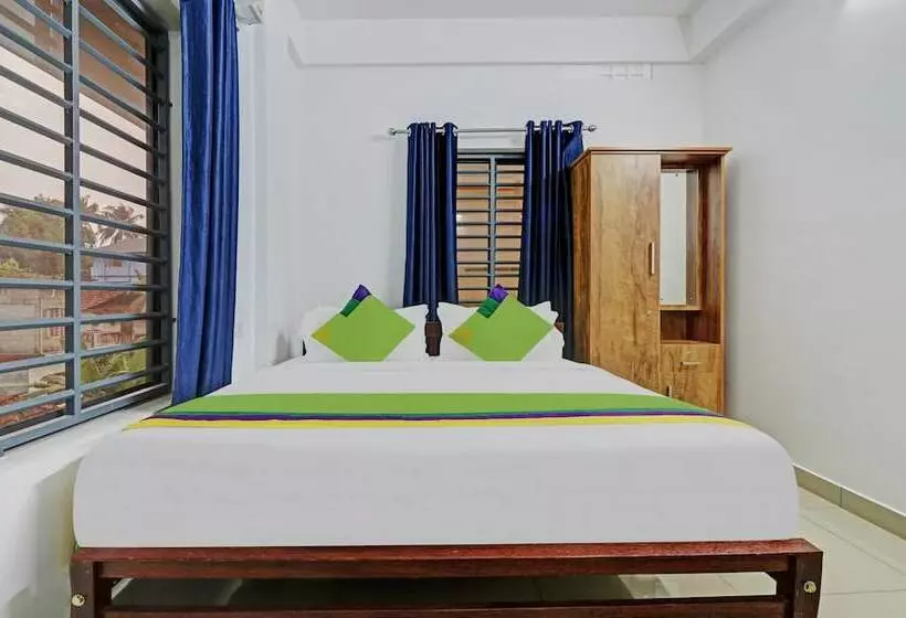 Hotelli Treebo Nirupama ,750m From Aluva Railway Station