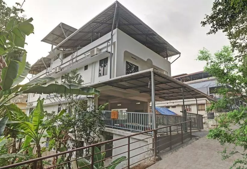 Hotelli Treebo Nirupama ,750m From Aluva Railway Station