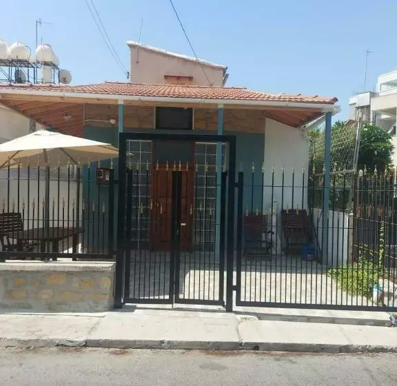 پانسیون Anna Guesthouse 10 Min Walk From The Beach