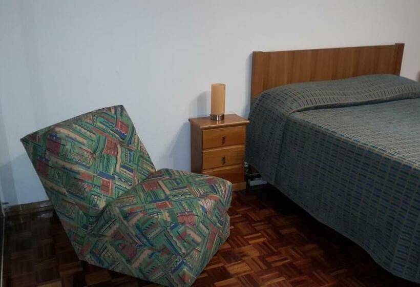 膳宿费 Quartos Cesário Verde Massamá