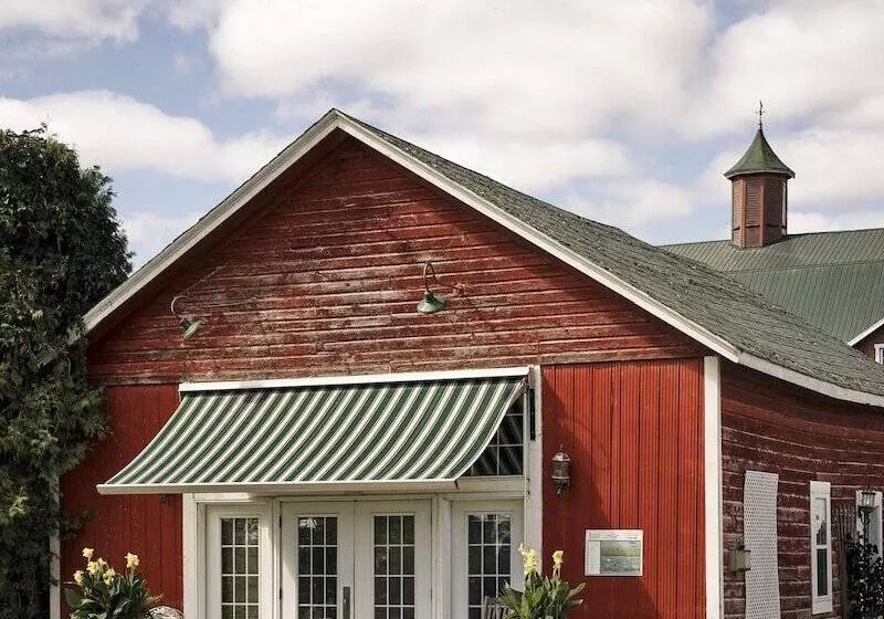 The Eddie Hotel And Farm