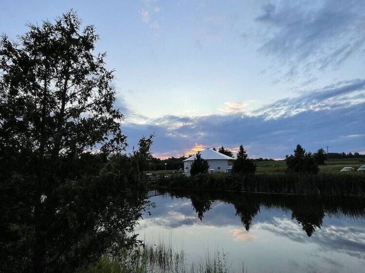 The Eddie Hotel And Farm