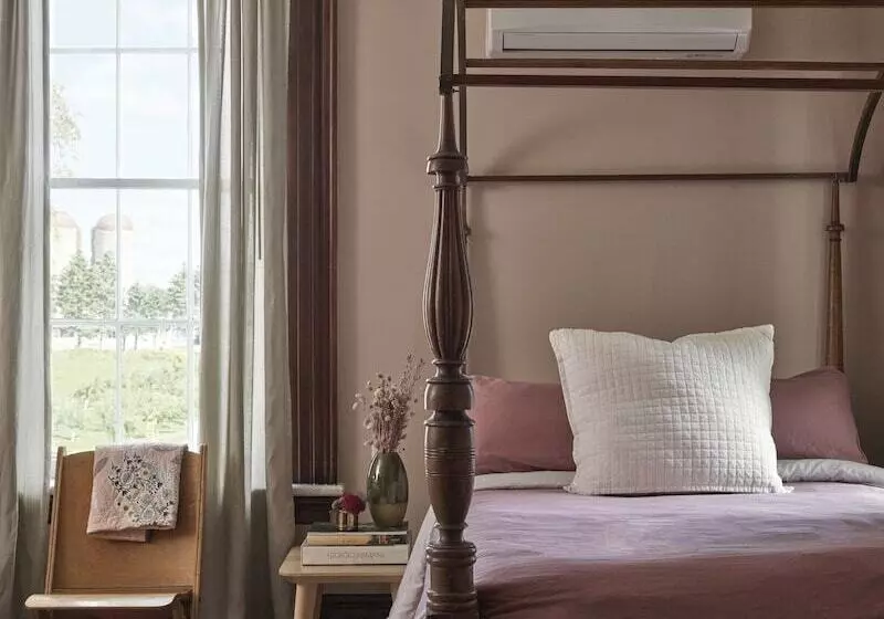 The Eddie Hotel And Farm