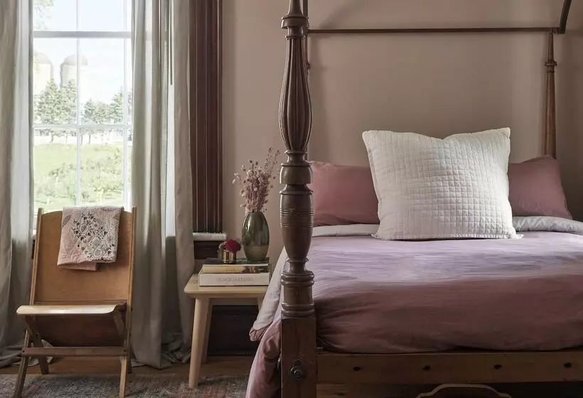 The Eddie Hotel And Farm