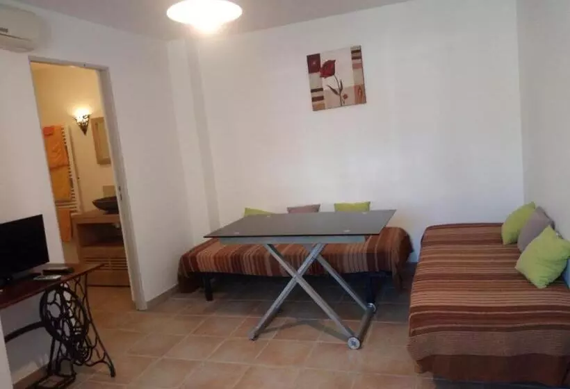 Gîte L Orangeraie   2 Adultes   2 Enfants