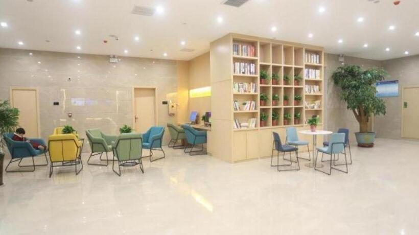 בית מלון כפרי Vatica Zhoukou City Luyi County Zhenyuan Avenue