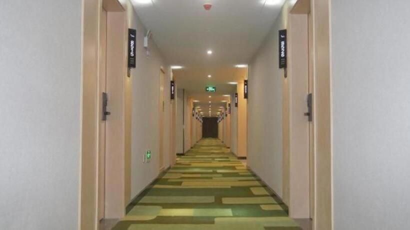 בית מלון כפרי Vatica Zhoukou City Luyi County Zhenyuan Avenue