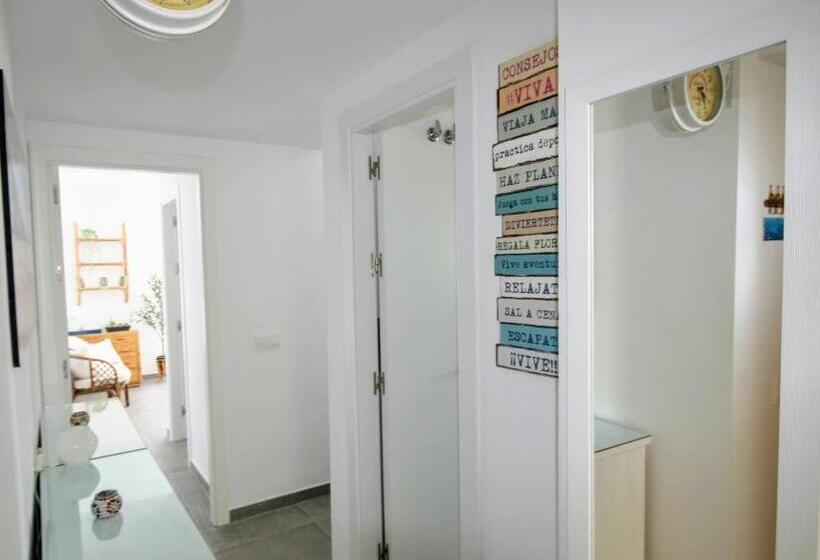 La Ballenita De Tarifa