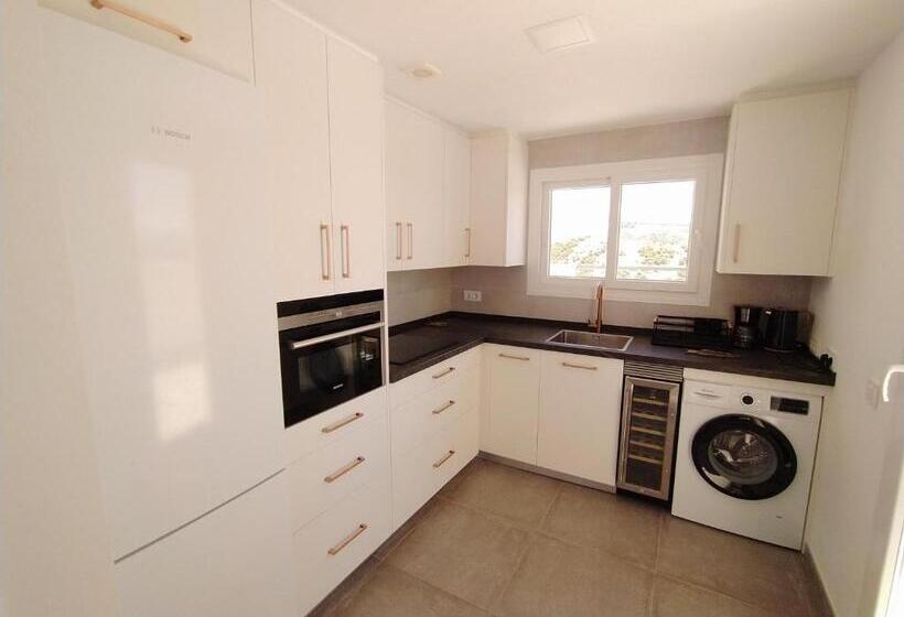 La Ballenita De Tarifa