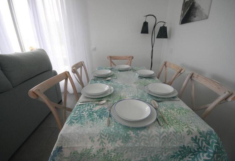 La Ballenita De Tarifa