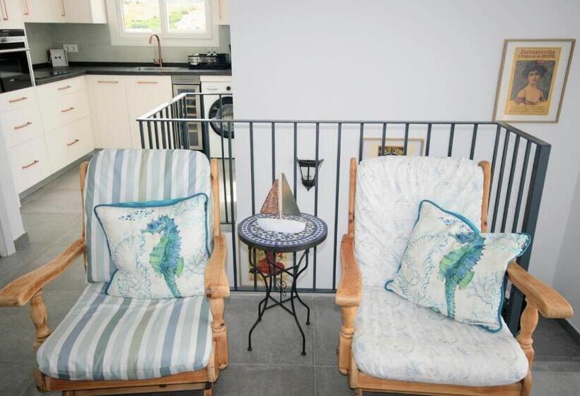 La Ballenita De Tarifa