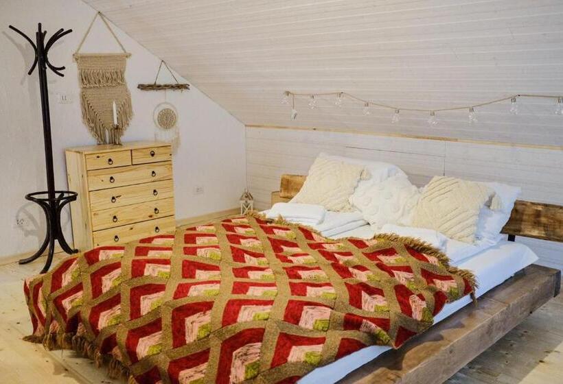 بنسيون Casa De Sub Munte