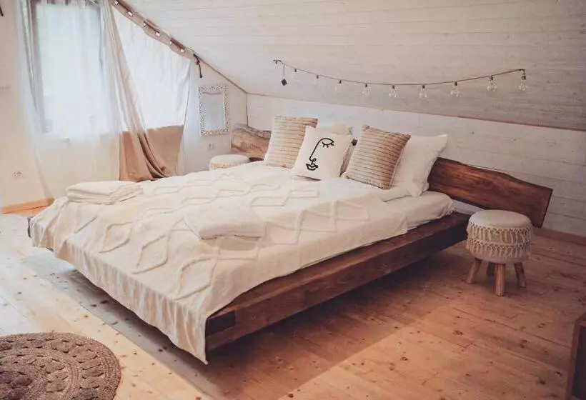 Majatalo Casa De Sub Munte