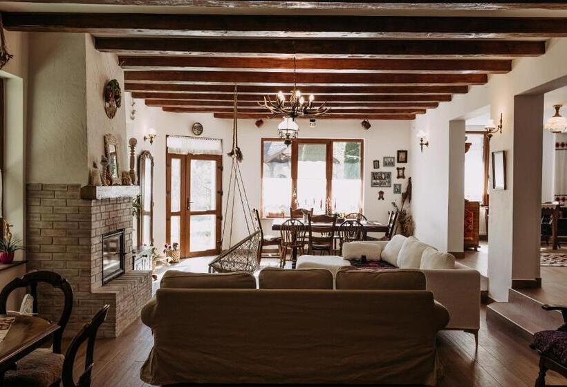 بنسيون Casa De Sub Munte