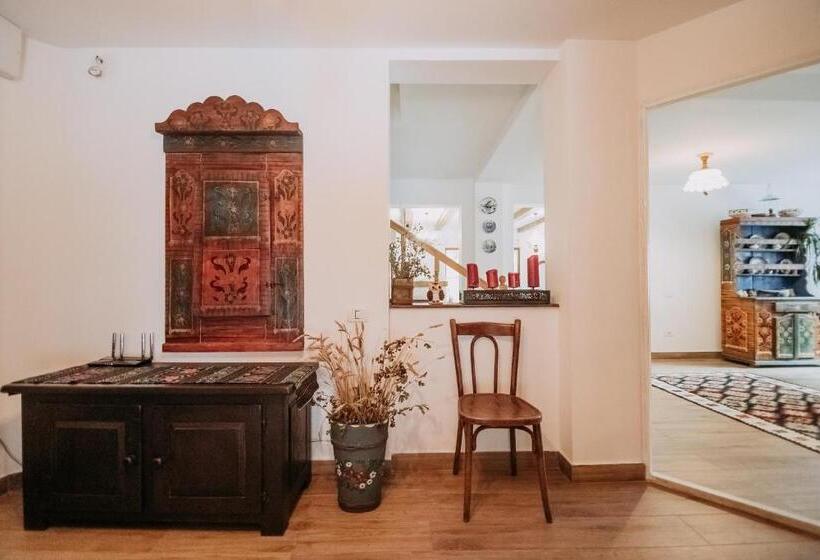 بنسيون Casa De Sub Munte