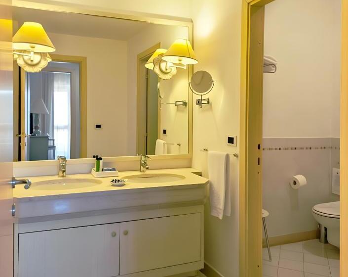 Suite 225 Golf H Promo Service Srl