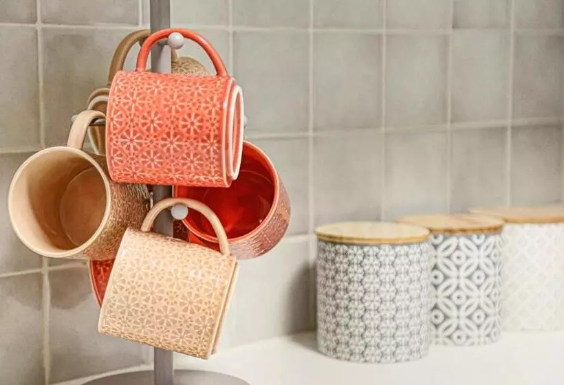 Tattenhoe House With Free Parking, Fast Wifi, Garden And Smart Tv By Yoko Property