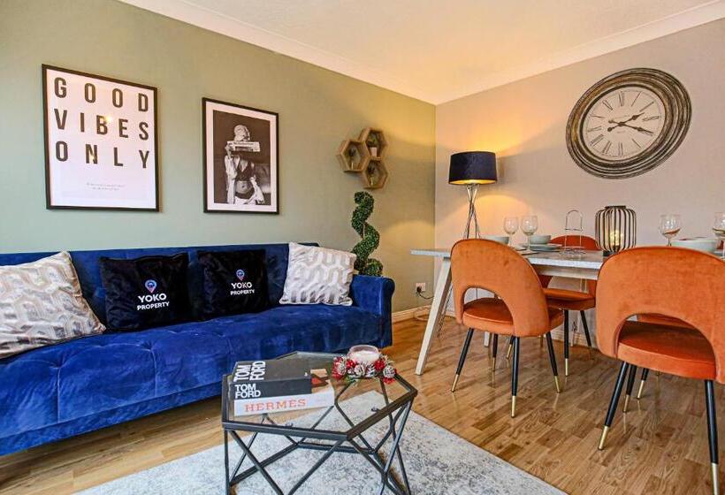 Tattenhoe House With Free Parking, Fast Wifi, Garden And Smart Tv By Yoko Property