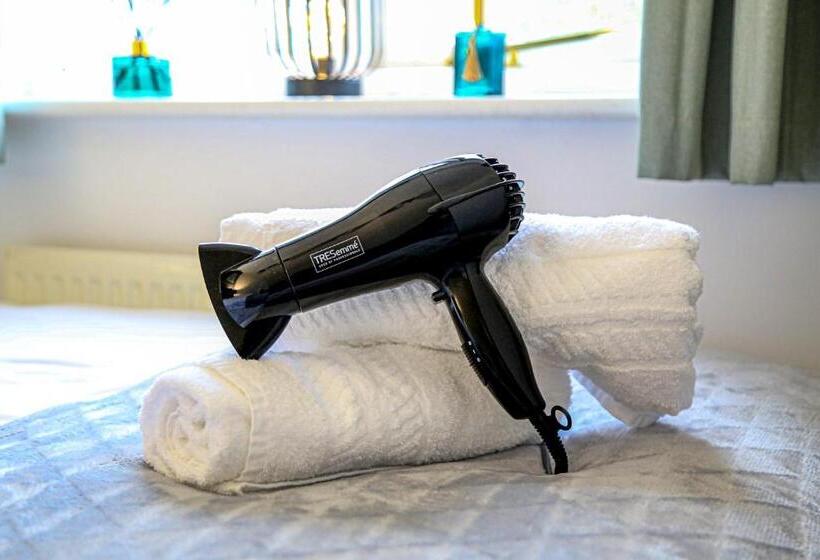 Tattenhoe House With Free Parking, Fast Wifi, Garden And Smart Tv By Yoko Property