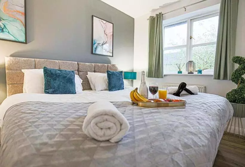 Tattenhoe House With Free Parking, Fast Wifi, Garden And Smart Tv By Yoko Property