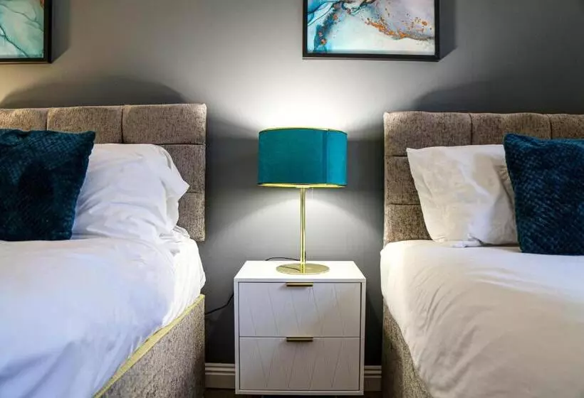 Tattenhoe House With Free Parking, Fast Wifi, Garden And Smart Tv By Yoko Property