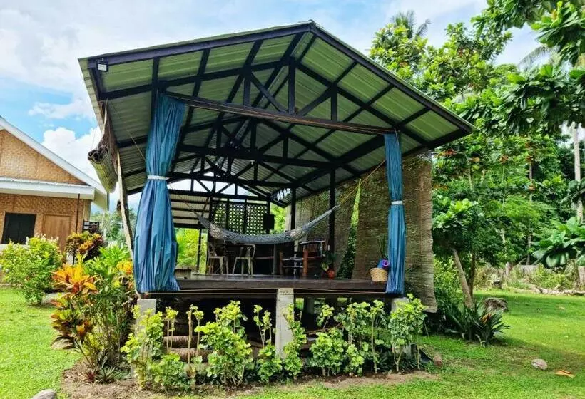 Retkeilymaja Bahandi Beach Lodge