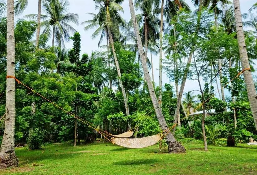 Retkeilymaja Bahandi Beach Lodge