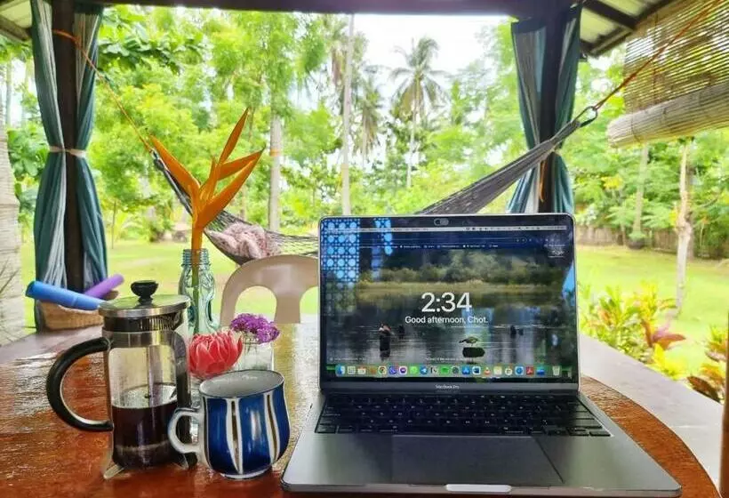 Retkeilymaja Bahandi Beach Lodge