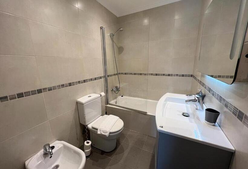 Hondargane, En Las Playas De Laga Y Laida