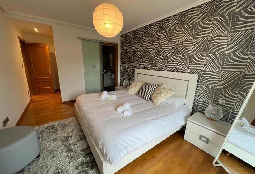 Hondargane, En Las Playas De Laga Y Laida