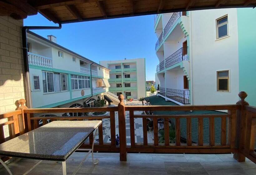 בית מלון כפרי Kompleksi Jakaj