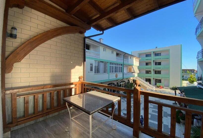 בית מלון כפרי Kompleksi Jakaj