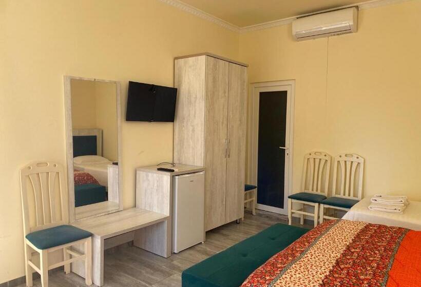 בית מלון כפרי Kompleksi Jakaj