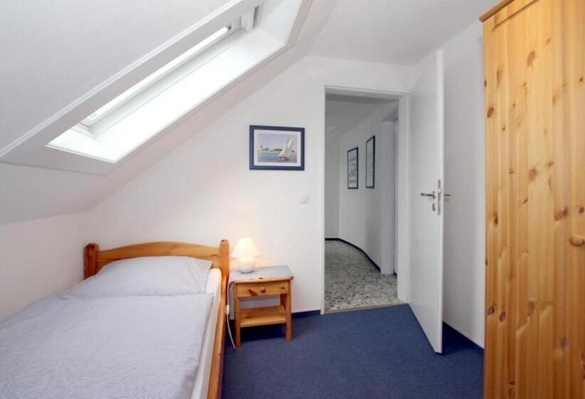 Mittelstraße 18, Whg 1, Haus Am Rosenbeet