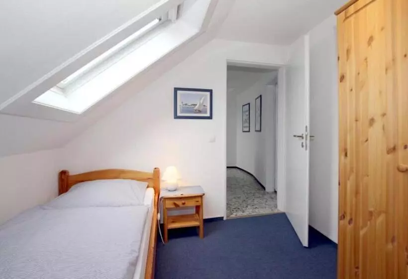 Mittelstraße 18, Whg 1, Haus Am Rosenbeet