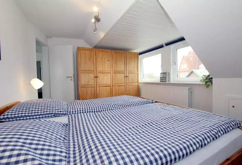 Mittelstraße 18, Whg 1, Haus Am Rosenbeet