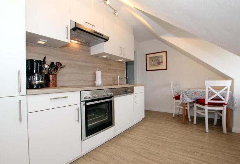 Mittelstraße 18, Whg 1, Haus Am Rosenbeet