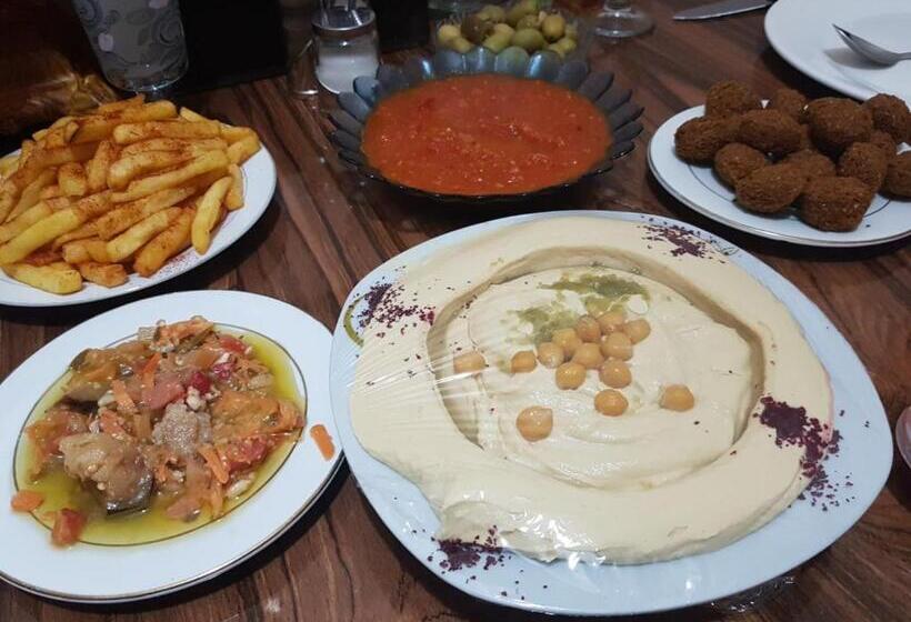 پانسیون Moon House