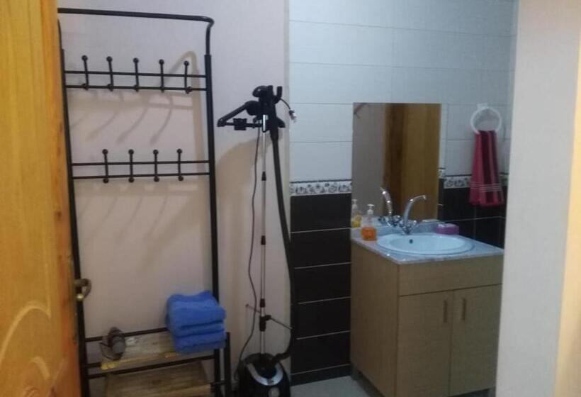 پانسیون Moon House