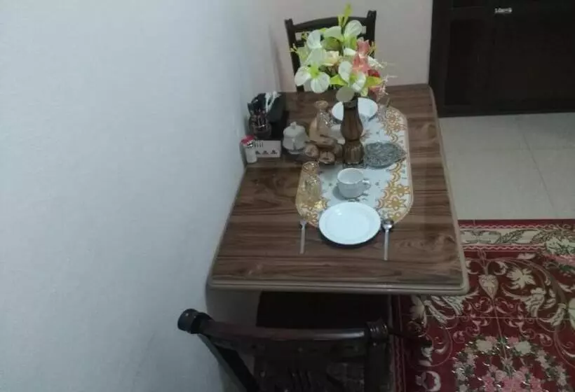 پانسیون Moon House