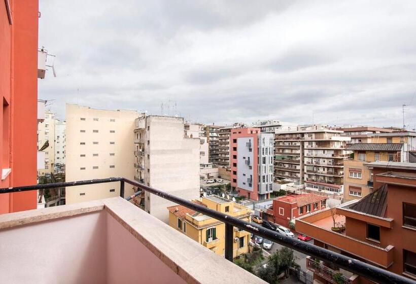 Stylish & Cozy   5 Star Location  Balcony   City View