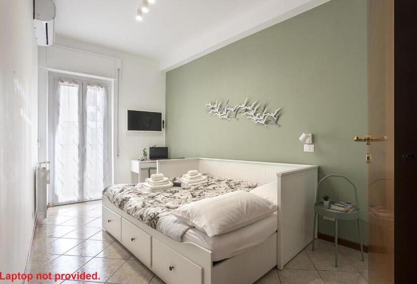 Stylish & Cozy   5 Star Location  Balcony   City View