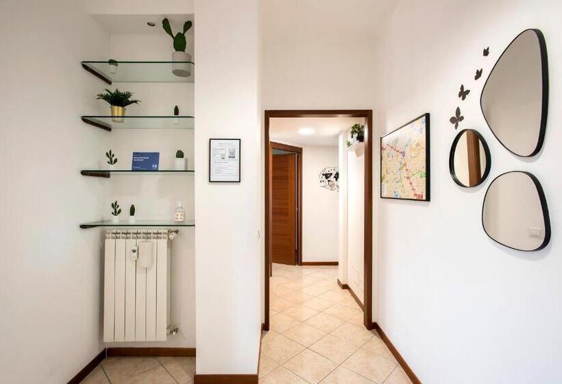 Stylish & Cozy   5 Star Location  Balcony   City View